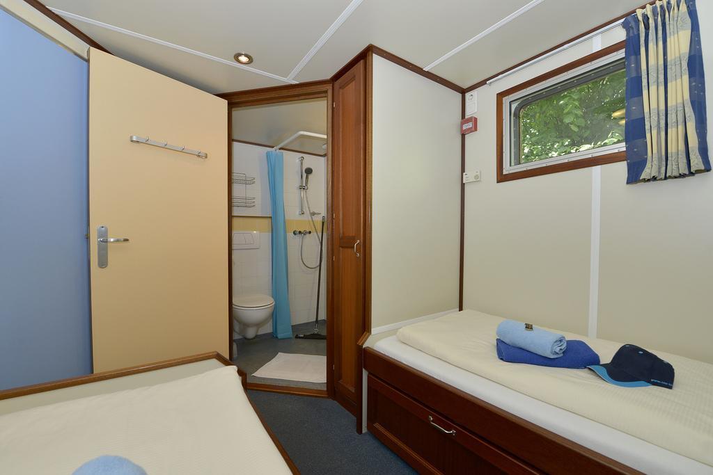 Ms Mecklenburg Hotelschiff Berlin Exterior photo